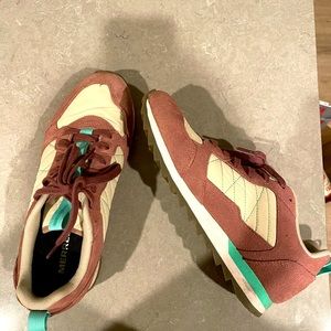 Merrell Burlwood women’s trail shoes size 9